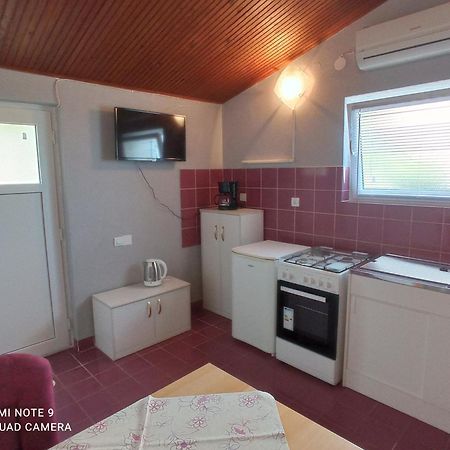 Studio Apartman Premantura Exteriör bild
