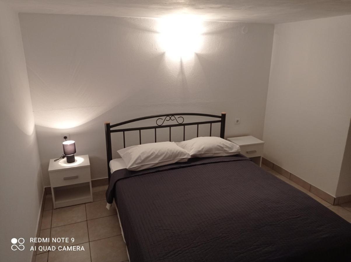 Studio Apartman Premantura Exteriör bild