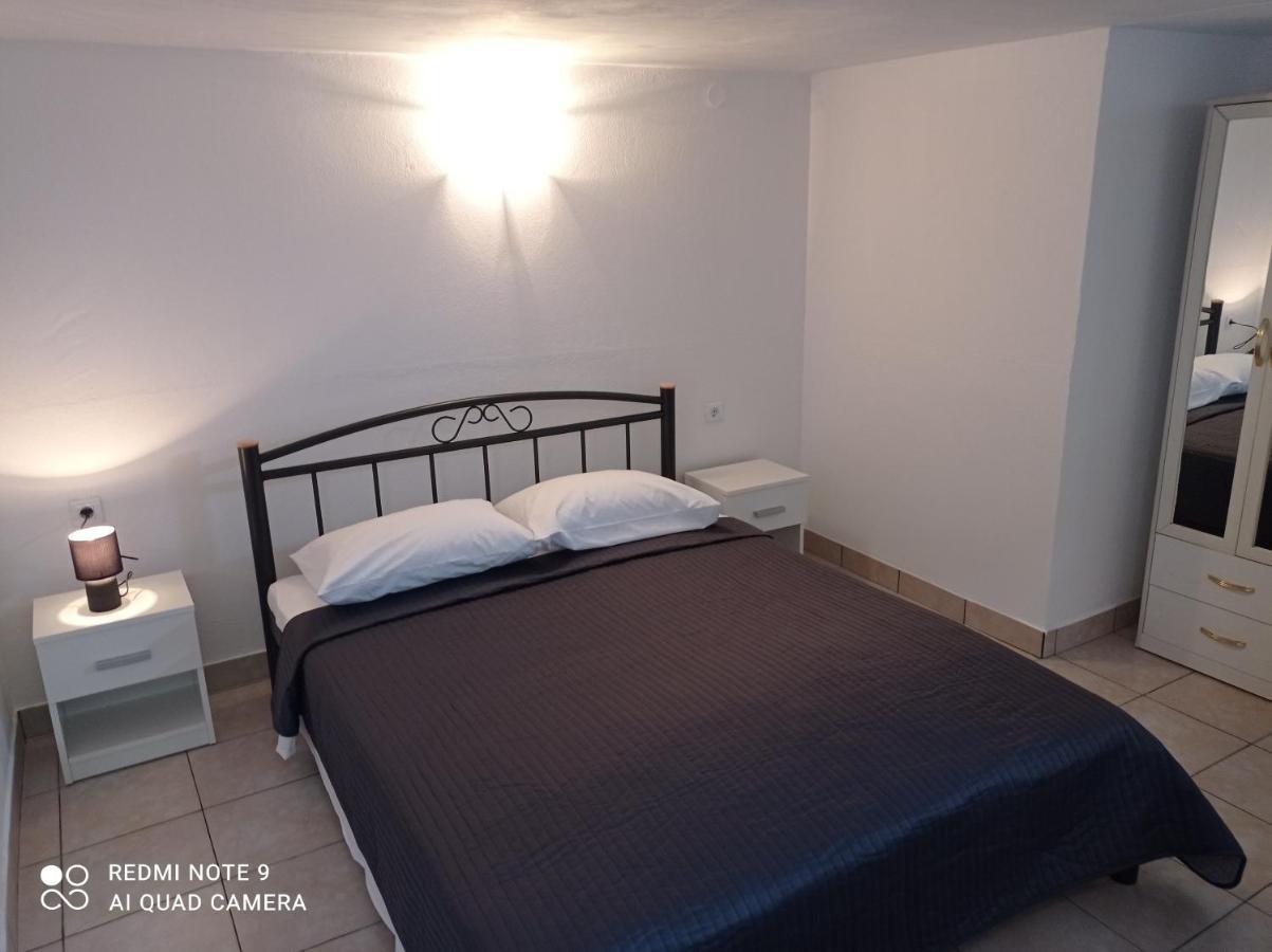 Studio Apartman Premantura Exteriör bild