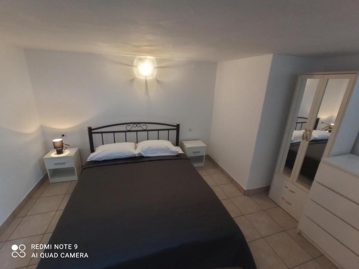 Studio Apartman Premantura Exteriör bild