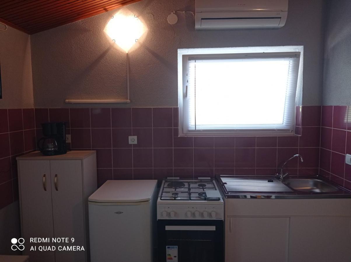 Studio Apartman Premantura Exteriör bild